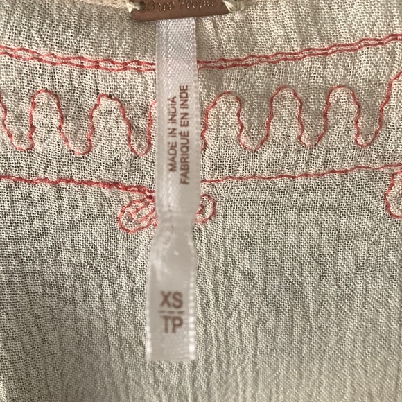 FREE PEOPLE Sheer Dress Boho Bell Sleeves Embroidered Flower design - Picture 3 of 4